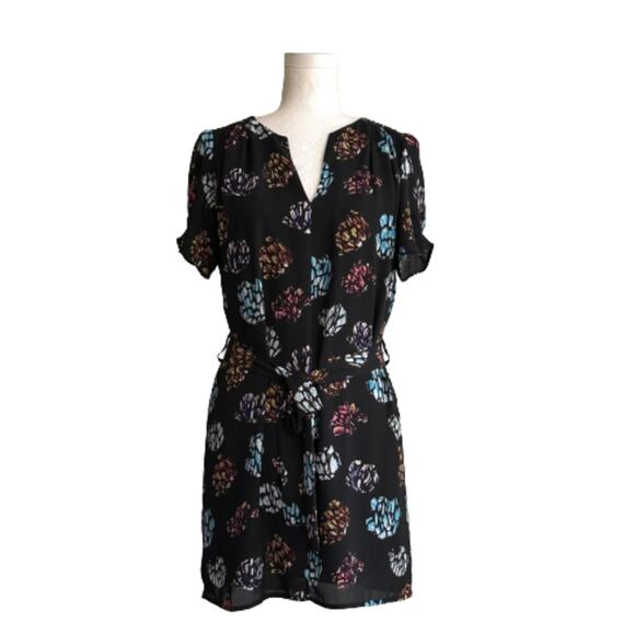 lr Black Floral Short Sleeve Sash Belt Split Neck Sheath Tunic Dress Size Small - Picture 1 of 13